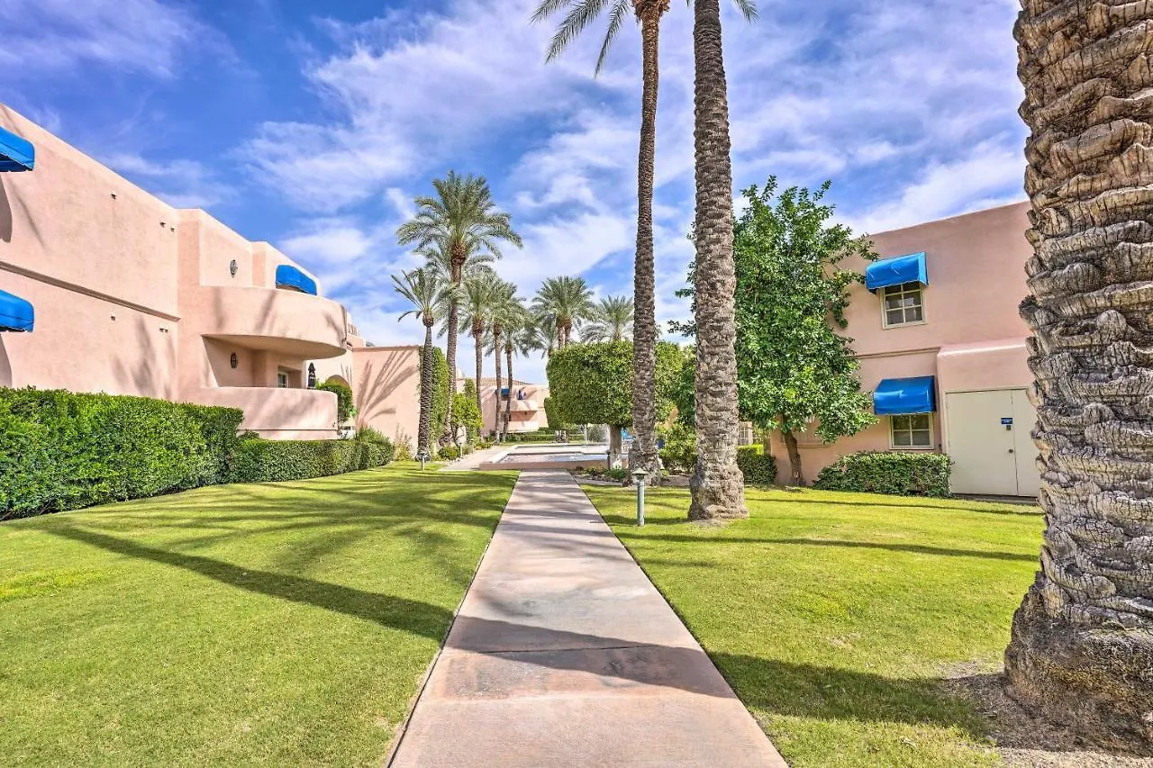 Condo With Patio, Walk To Downtown Palm Springs! 0*,