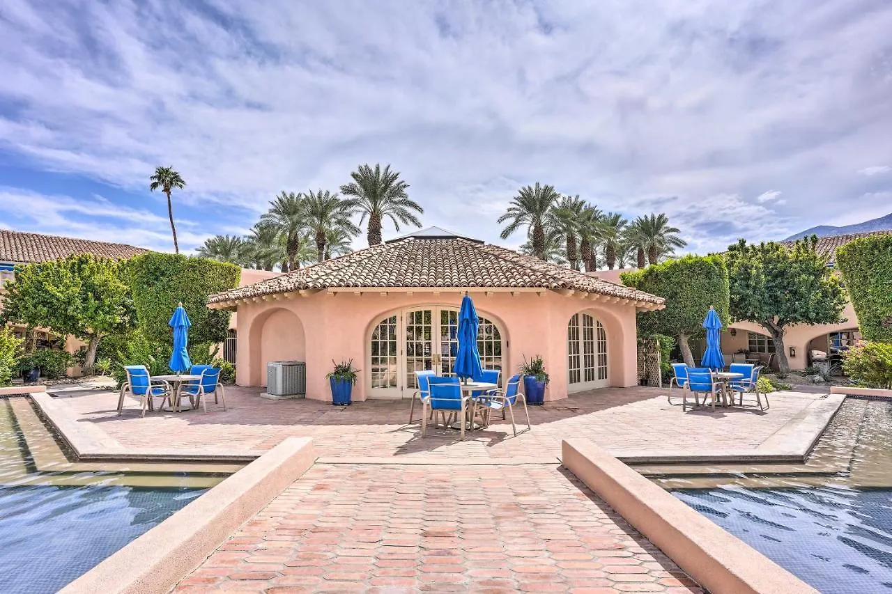 Condo With Patio, Walk To Downtown Palm Springs! Apartamento