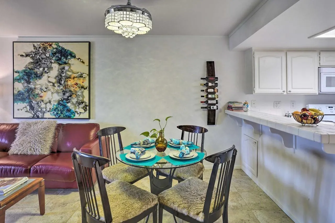 Condo With Patio, Walk To Downtown Palm Springs!
